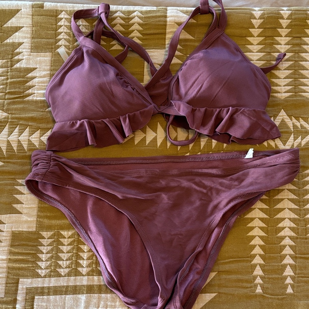 Shade & Shore Mauve Ribbed Ruffle Bikini Set